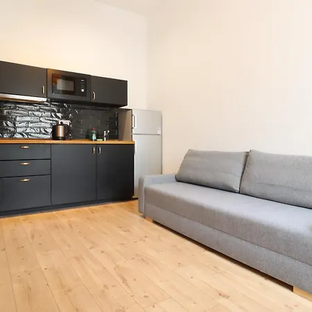 Lame Apartment *