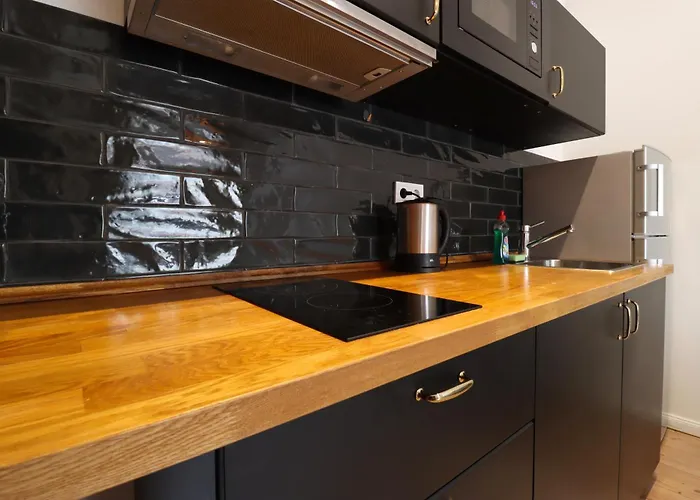 아파트 Lame Apartment