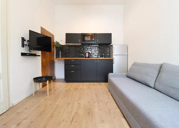Lame Apartment アパート