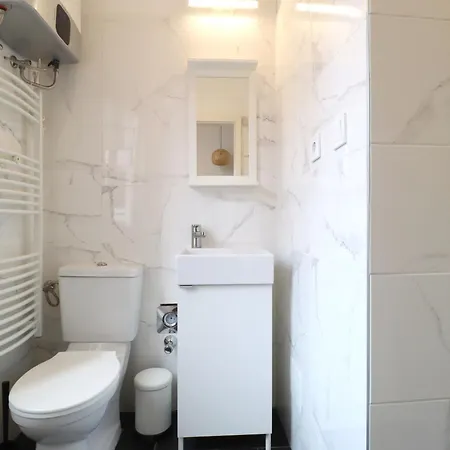 A13 Downtown With Parking *